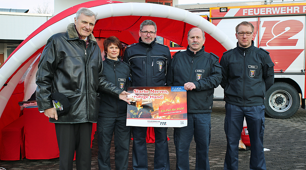 Fuldas OB Möller mit Medler, Helmer, Brähler und Weber von der Feuerwehr Fulda