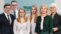 Familie Trabert: Drei Generationen, die an einem Strang ziehen: Hörakustiker-Meister Andreas Trabert mit den Kindern Philipp, Valentina und Viktoria Trabert sowie mit Gattin Annette Trabert und ihrer Mutter Ursula Lucas (von links).