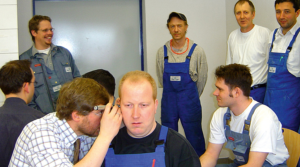 Erster Großauftrag für TRABERT im Jahr 2005: Versorgung von Mitarbeitern des Unternehmens INTIGENA.(ehemals HYGA) Die Nachfrage von Unternehmen nach Gehörschutz aus dem Hause TRABERT ist in den zurückliegenden Jahren stetig gestiegen.