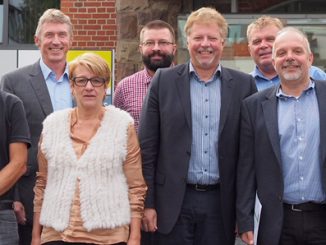 Auf dem Bild: v.l.n.r. Hans-Karl Diederich (Mediana Mobil), Hans-Jürgen Müller (EFM Müller), Markus Otto (Mediana Mobil), Gabriele Leipold (Handwerkskammer Kassel), Wolfgang Lorenz (KMM- T·D·KOM), Christoph Schwab (DRK Fulda), Andreas Mayer(KMM- T·D·KOM), Christoph Burkard und Christian Vey (beide Standortmarketing)