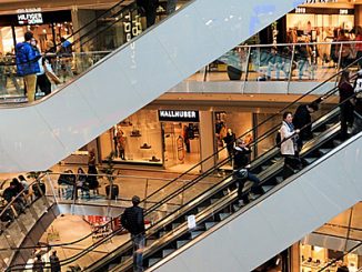 Deutsche steigern Konsumausgaben über Vor-Corona-Niveau