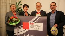 Nicole Gardyan, SPD-Fraktionsvorsitzende Hünfeld, Bundestagsabgeordnete Birgit Kömpel (SPD) , Haushaltspolitische Sprecher der SPD-Bundestagsfraktion Johannes Kahrs, Frank Martini, Vorsitzender der GdP-Kreisgruppe Hünfeld. (v.l.)