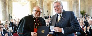 Karl Kardinal Lehmann mit Wilhelm Leuschner-Medaille ausgezeichnet. Bild: Staatskanzlei / Sabrina Feige