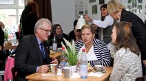 Dr. Wolfgang Dippel überbrachte seine guten Wünsche persönlich