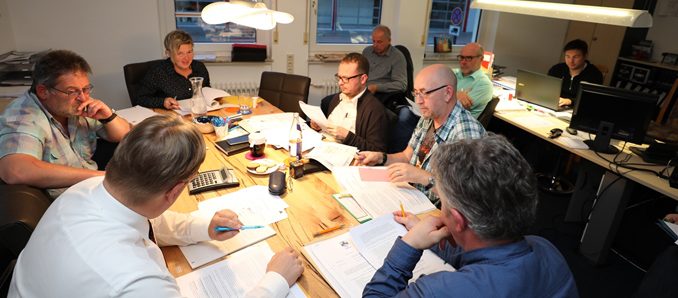 Blick auf die HFA-Sitzung im Rathaus