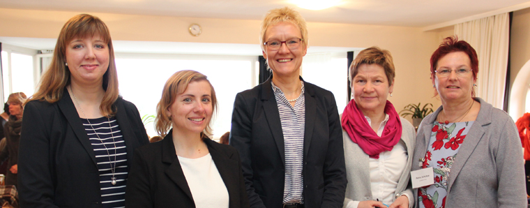 Bildunterschrift: Bei der Tagung im Wiesenhaus (von links): Kristin Rützel, Manuela Bienert, Lorella Liebenau-Strube, Karin Maria Günther und Petra Schütze. Foto: L. Rehnert