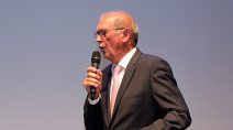 Führte durchs Programm: Dietmar Weidenbörner 