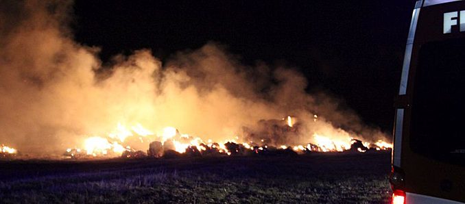 Strohballen brand01