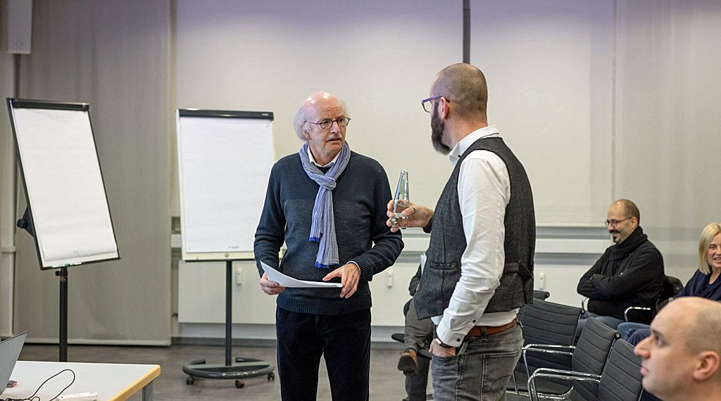 IHK-Hauptgeschäftsführer Stefan Schunck (links) im Gespräch mit Nicolas Bredel