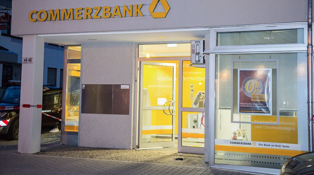 Schlüchtern: Geldautomat der Commerzbank gesprengt