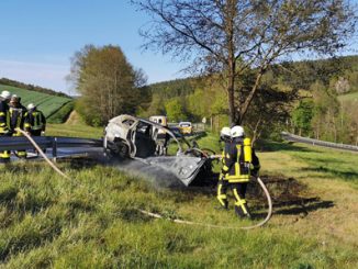 Unfall baum01