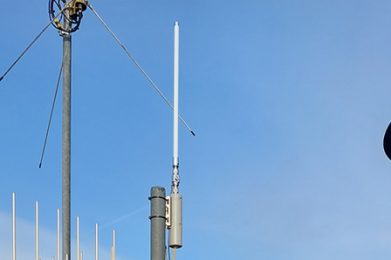 Die Datenübertragung ist über die Antennen in exponierter Lage gesichert.