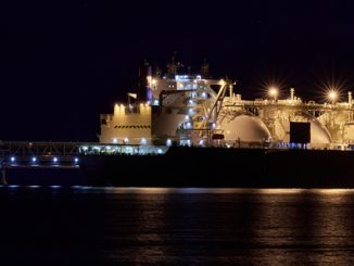 Erster LNG-Tanker für Deutschland steuert Terminal Wilhelmshaven an