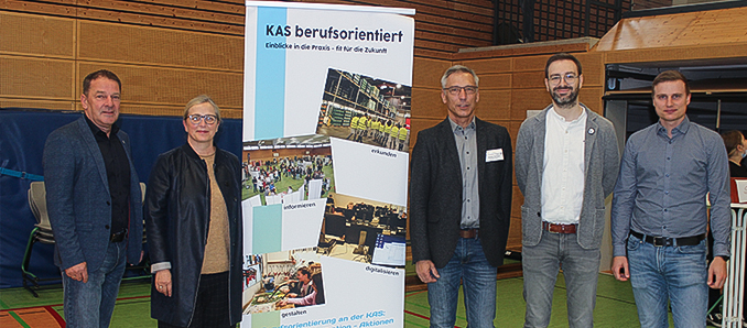 Freuten sich über eine gelungene Ausbildungsbörse an der KAS (von links):  Ulrich Nesemann (Landkreis Fulda), Anke Schüler (KAS), Günter Büttner (ArbeitsCoach KAS), Marc Schönhals (KAS), Julian Heinz (Landkreis Fulda)