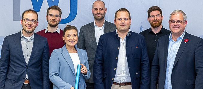 Sebastian Steuer, Michael Schaub, Julia Uth, Sebastian Emmert, Alexander Wißler, Luke Williams und Christoph Jahn (v. li.). Foto: Robert  Groß