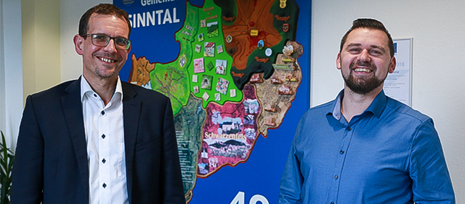 Carsten Ullrich (links) unterstützt Thomas Henfling bei der Vorbereitung auf das Bürgermeisteramt. Foto: Bensing & Reith