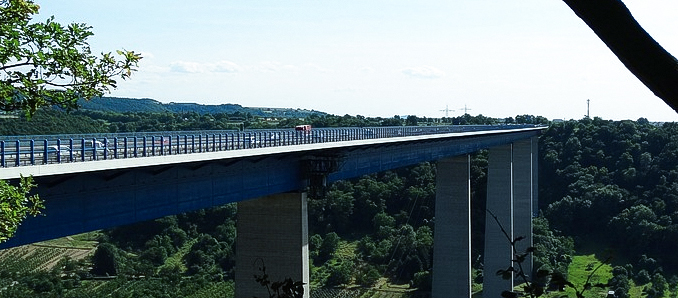 Autobahnbruecke