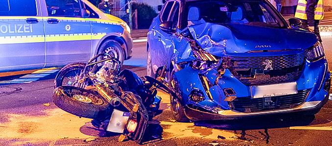 Unfall in Leipziger Straße – Motorradfahrer schwer verletzt