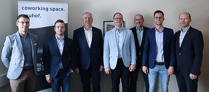 Christian Vey (Region Fulda GmbH), Dr. Maximilian Kutzner (Region Fulda GmbH), Bernd Woide (Landrat), Heiko Stolz (Bürgermeister Neuhof), Christoph Erb (Landkreis Fulda), Florian Langner (Gemeinde Neuhof), Roland Keidel (K+S). Foto: privat