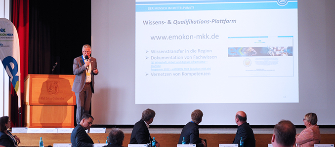 Kreisbeigeordneter Winfried Ottmann stellte die Transformationsstrategie des Main-Kinzig-Kreises vor.