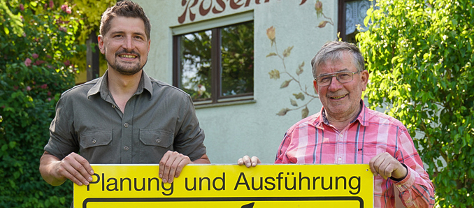 Richard Handwerk (links) wird neuer Inhaber und Geschäftsführer des Garten- und Landschaftsbauunternehmens von Cölestin Huhn. Foto: Bensing & Reith