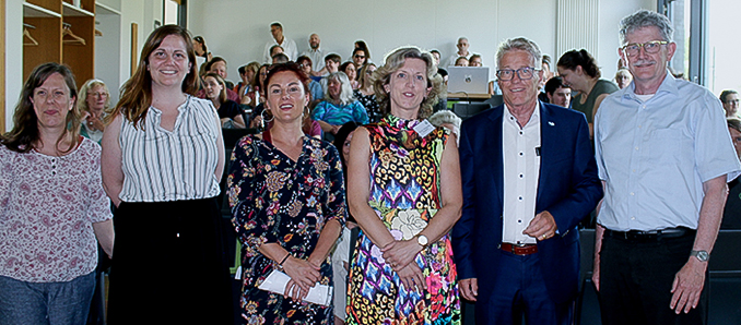 Juliane Rhöner, Teamleitung Netzwerke in der Stiftung „Kinder forschen“, Ute Kanzler, Länderreferentin Hessen, Barbara Bauer vom Staatlichen Schulamt für den Main-Kinzig-Kreis, Dr. Corina Zeller, Fachbereichsleiterin Frühe Pädagogik bei der Bildungspartner Main-Kinzig GmbH (BiP), Winfried Ottmann, Bildungsdezernent und Aufsichtsratsvorsitzender der BiP, sowie BiP-Geschäftsführer Horst Günther. (v.l.)