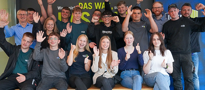 Die Ausbildungsleiter begrüßten 14 Neuzugänge im Jökel-Team. Foto: Bensing & Reith 