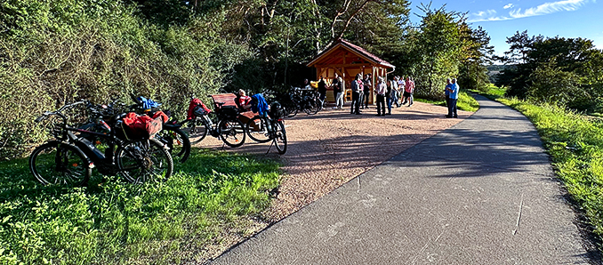 Die neue Schutzhütte direkt am Radweg in derGemarkung Eiterfeld lädt die Ausflügler zum Verweilen ein. Foto: privat