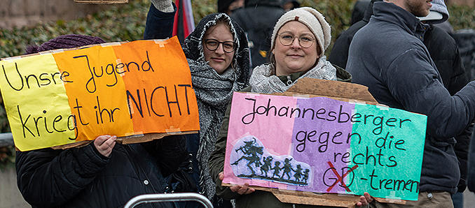 Zwischen Protest und Polizeipräsenz – Stadt Fulda lobt friedlichen Verlauf in Johannesberg
