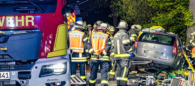 Schwerer Unfall auf B49 bei Flensungen