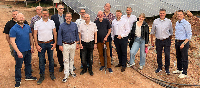 Größter Solarpark im Landkreis Fulda: 31.000 Module montiert – Inbetriebnahme im Oktober geplant