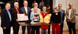 Markt der Möglichkeiten in Fulda: Hospiz-Förderverein mit Fuldaer Rose ausgezeichnet